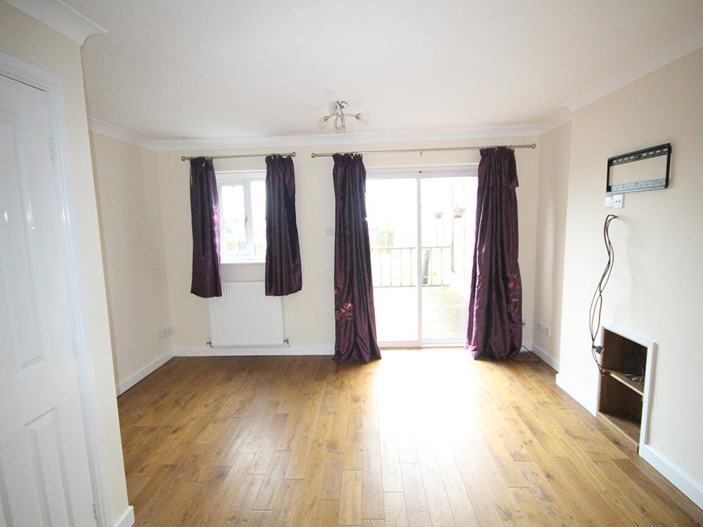 3 bedroom semi-detached house To Let in Barnoldswick - 2017-02-27 10.35.59.jpg